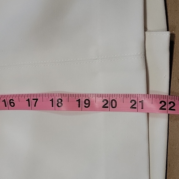 The Limited Scandal Collection Size 2 Ivory Pencil Skirt with Button Detail - Picture 6 of 10